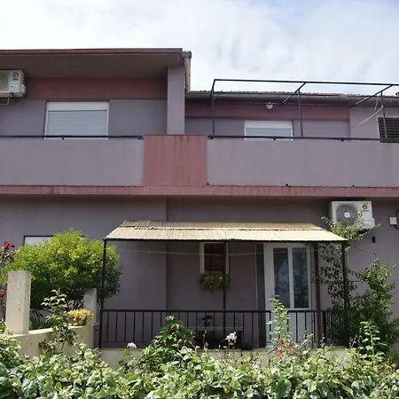 Apartman Ana * Sali