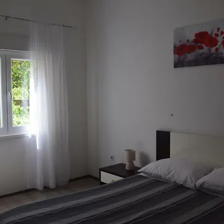 Apartman Ana * Sali